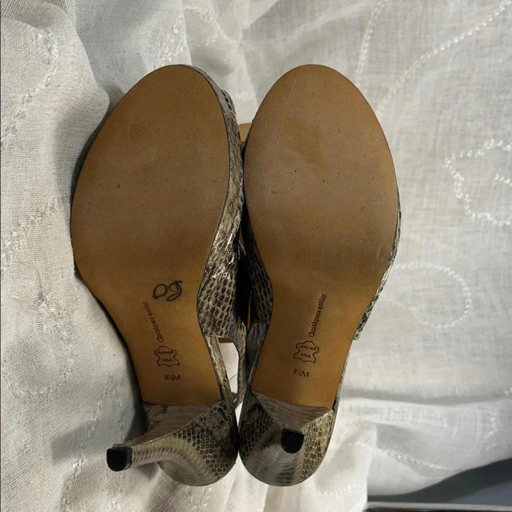 NWOT Classiques Entier python snake leather heels with hidden platform
